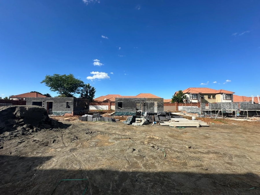 3 Bedroom Property for Sale in Waterval East North West